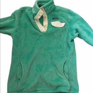 Girls Patagonia fleece 1/4 button up